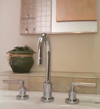 Dornbracht Tara Classic w/ platinum matt handles on Toto Supreme sink